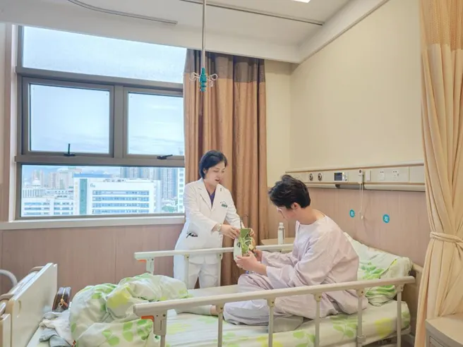 病区端午活动融入患者人文关怀（原报道配图）