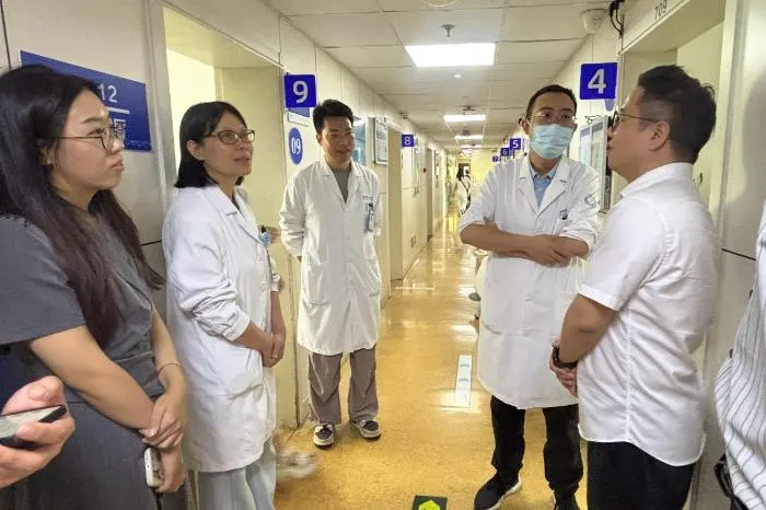 眼视光学院走访多家毕业实习医院（原报道配图）